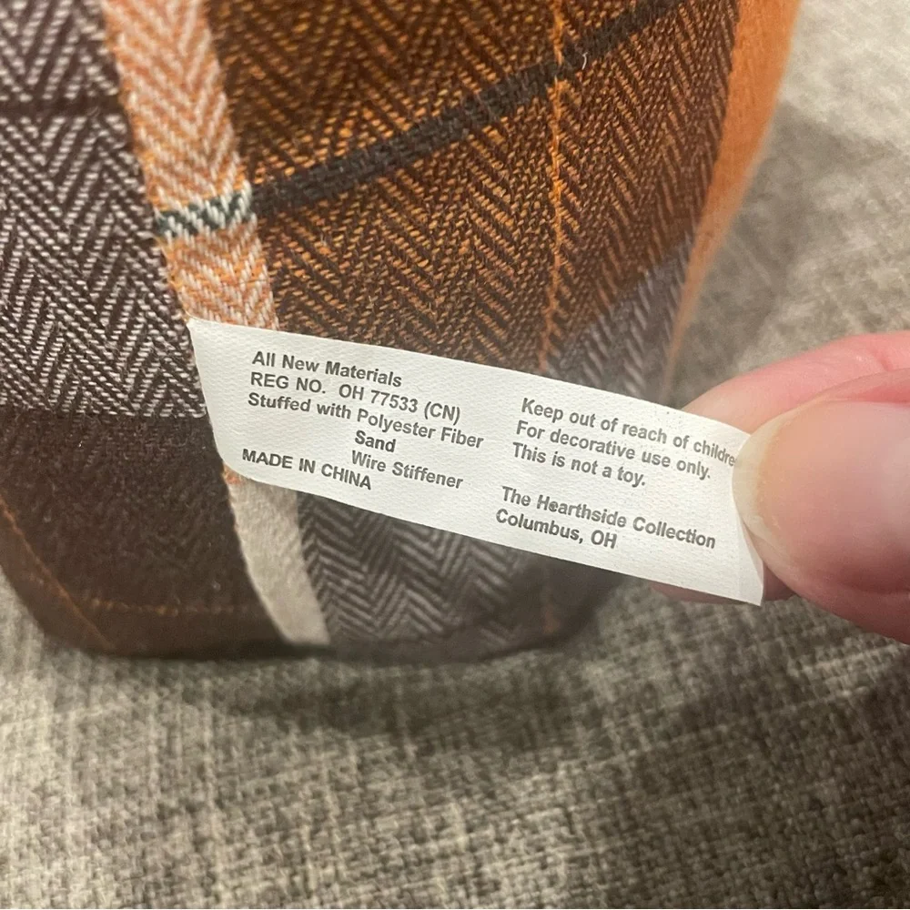 The Hearthside Collection Sand Bottom Plaid Scarecrow “Gregory” Decor - Picture 6 of 7